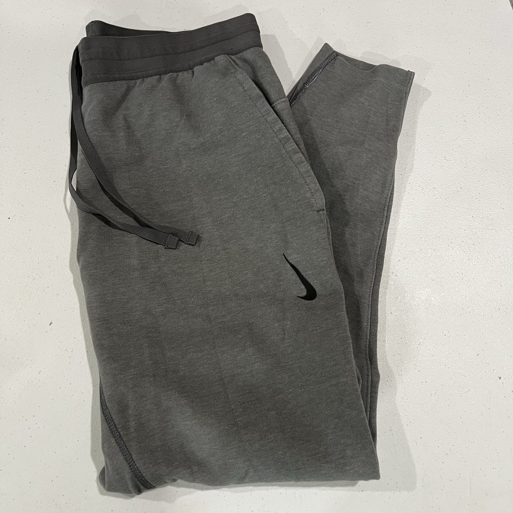 Nike Dri-Fit Men's Restore Yoga Sweatpant Jogger Gray Size Small Cropped CU6782
